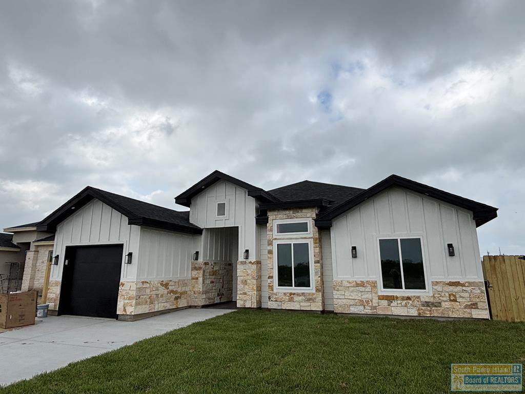 3002 Eliseo Villarreal Ave - Photo 1