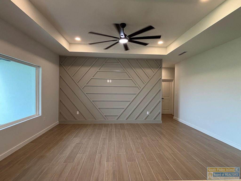 https://bt-photos.global.ssl.fastly.net/southpadre/orig_boomver_1_106227-2.jpg