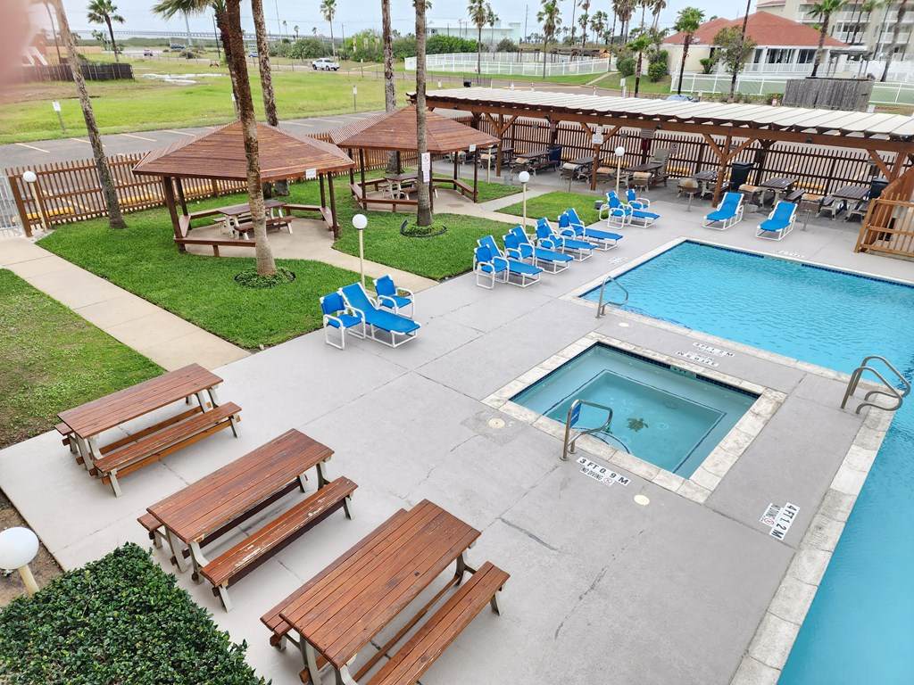 https://bt-photos.global.ssl.fastly.net/southpadre/orig_boomver_1_106231-2.jpg