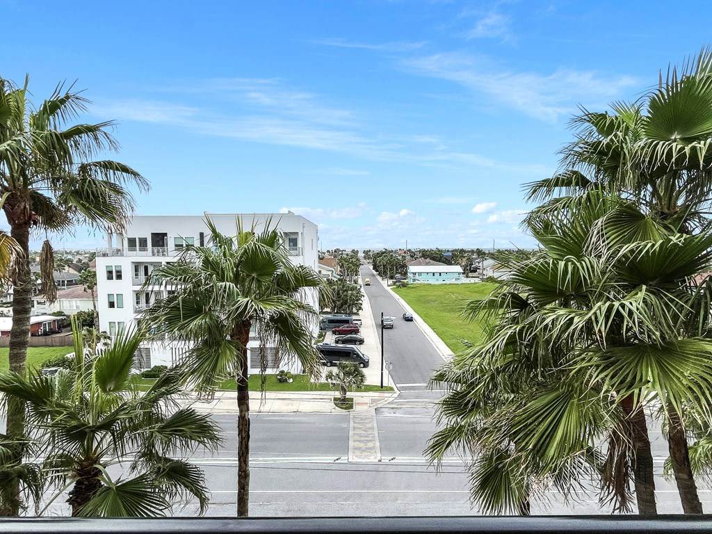 https://bt-photos.global.ssl.fastly.net/southpadre/orig_boomver_1_106358-2.jpg