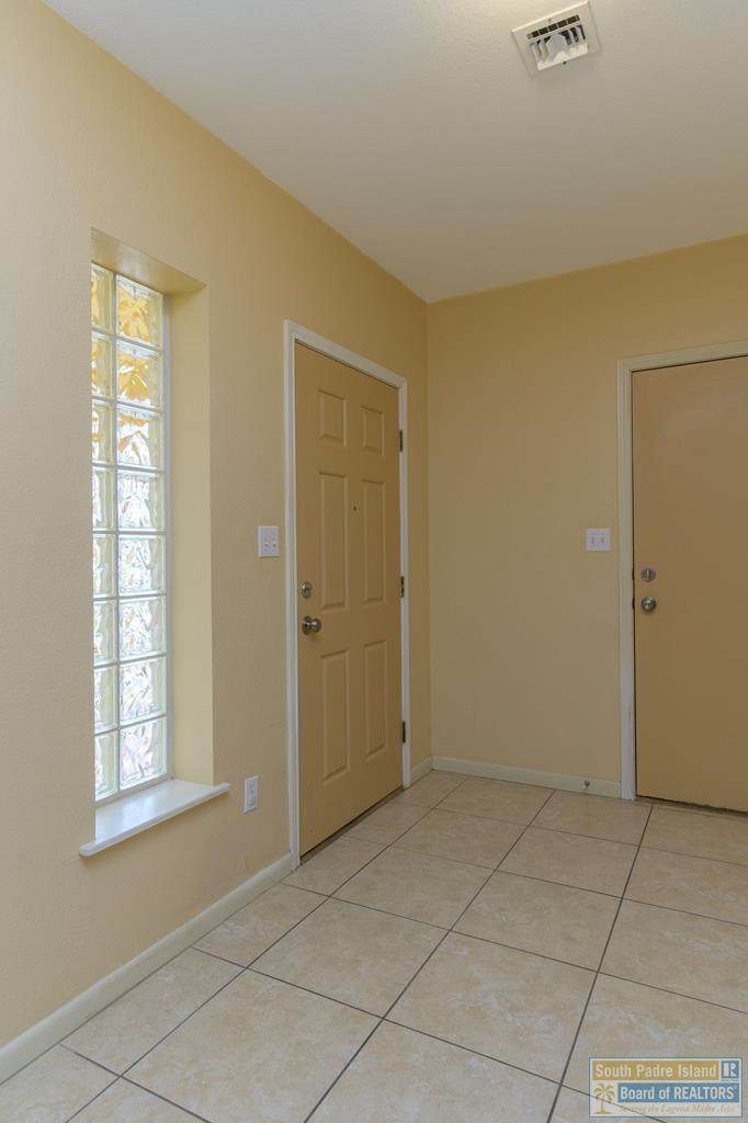 https://bt-photos.global.ssl.fastly.net/southpadre/orig_boomver_1_106522-2.jpg