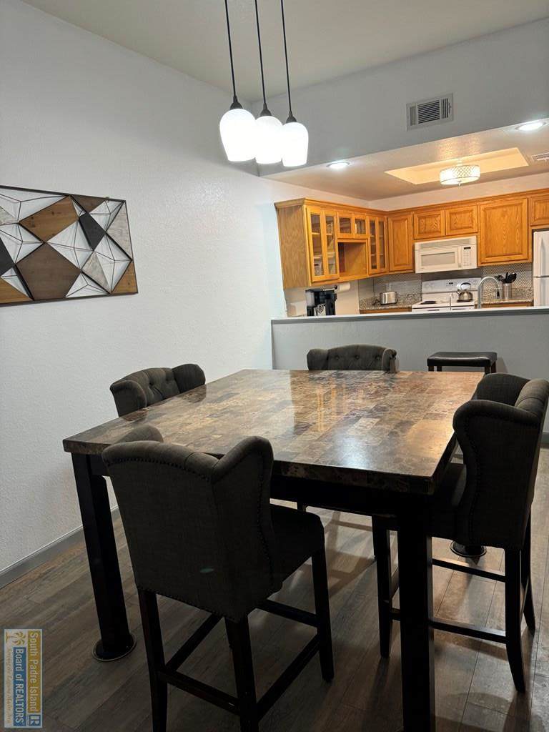 https://bt-photos.global.ssl.fastly.net/southpadre/orig_boomver_1_106556-2.jpg