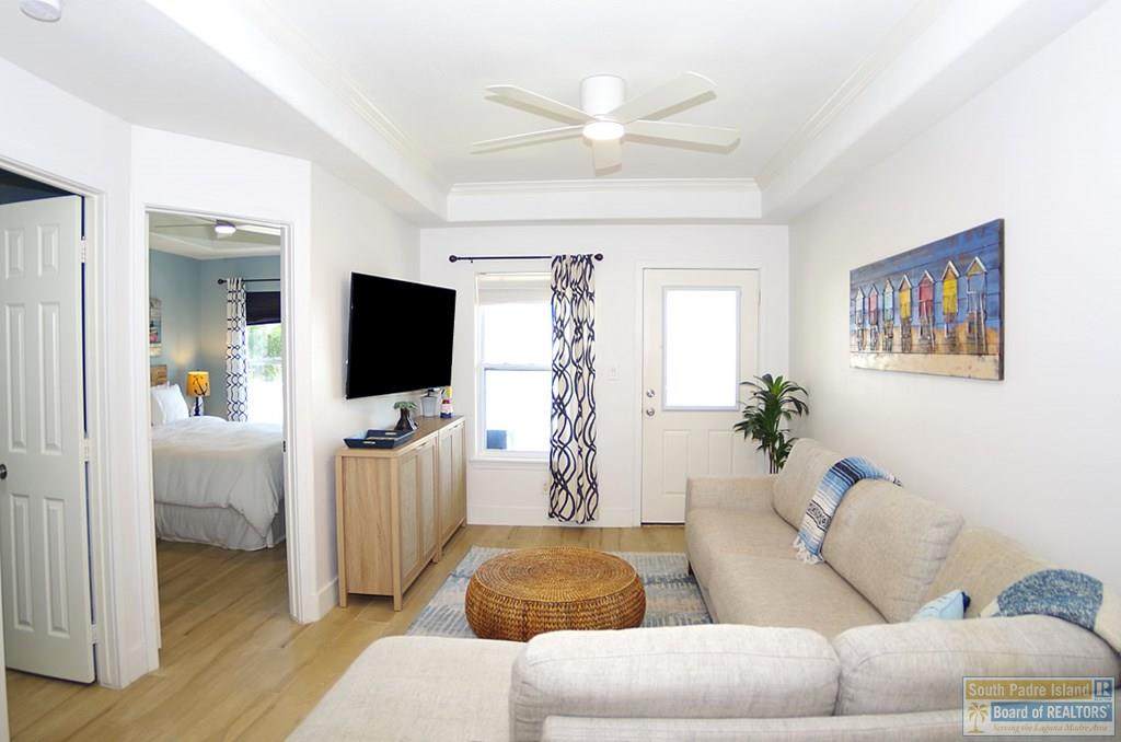 https://bt-photos.global.ssl.fastly.net/southpadre/orig_boomver_1_106587-2.jpg