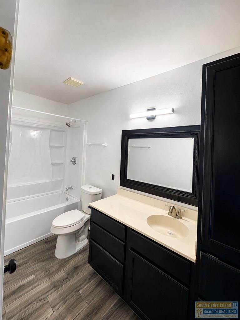 https://bt-photos.global.ssl.fastly.net/southpadre/orig_boomver_1_106608-2.jpg