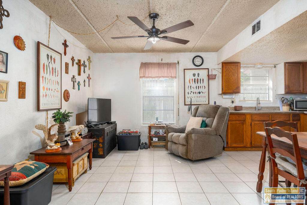 https://bt-photos.global.ssl.fastly.net/southpadre/orig_boomver_1_106855-2.jpg