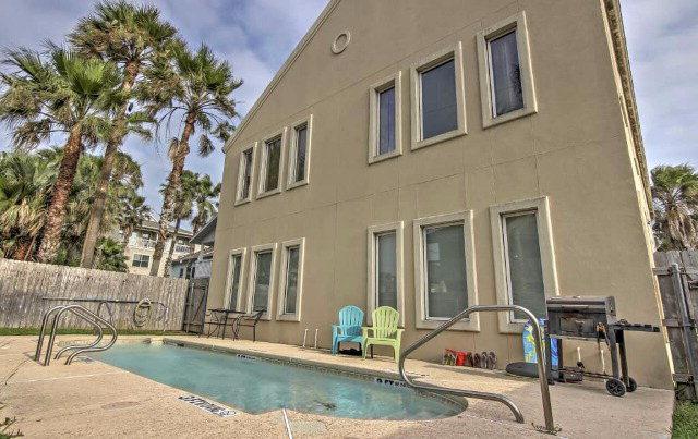 112 Oleander St. - Photo 1