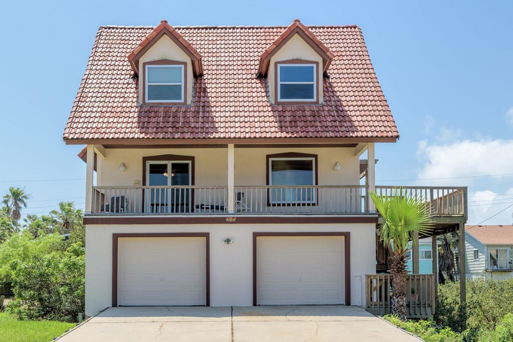 215 Hibiscus St. - Photo 1