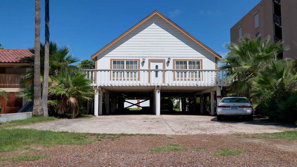 112 Tarpon Street - Photo 1