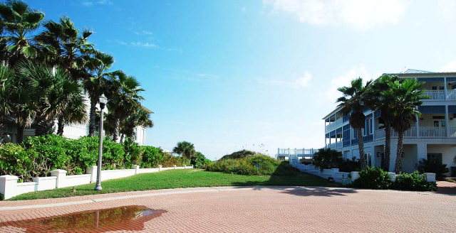 8206 Breakers Blvd. - Photo 1