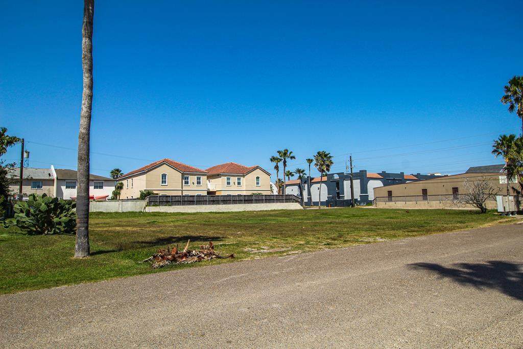 202 Lantana St. - Photo 1