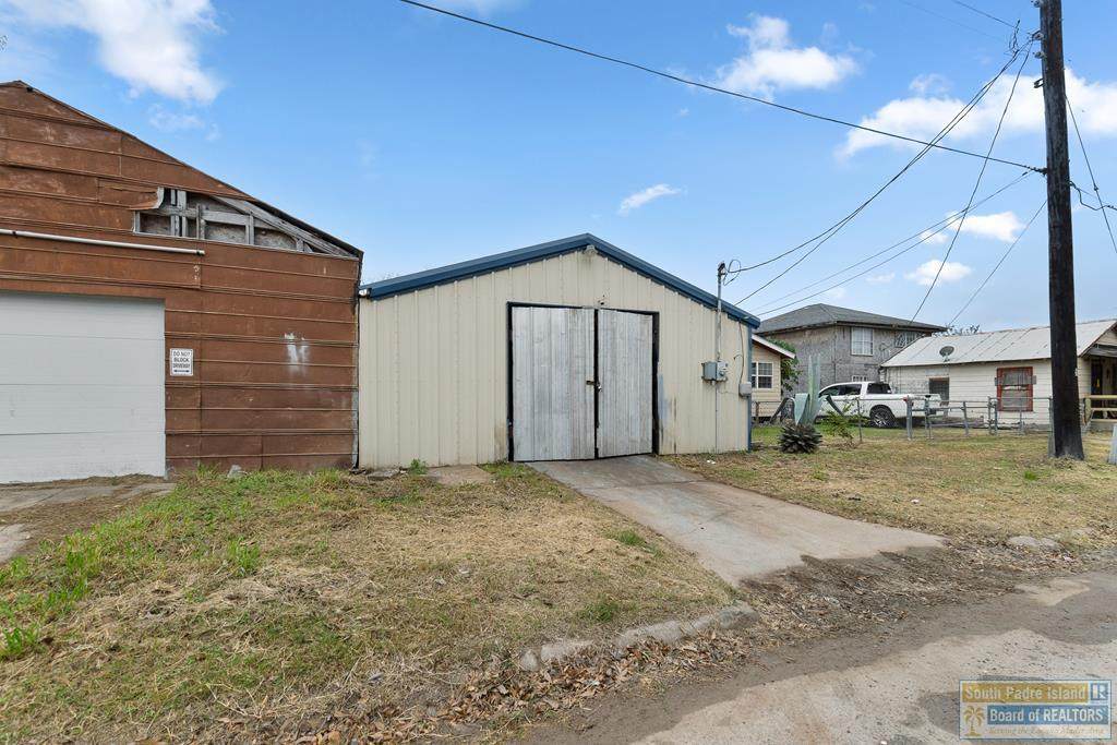 1405 Barton Ave. - Photo 1