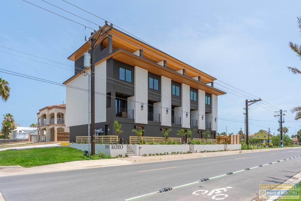 107 Acapulco St. - Photo 1