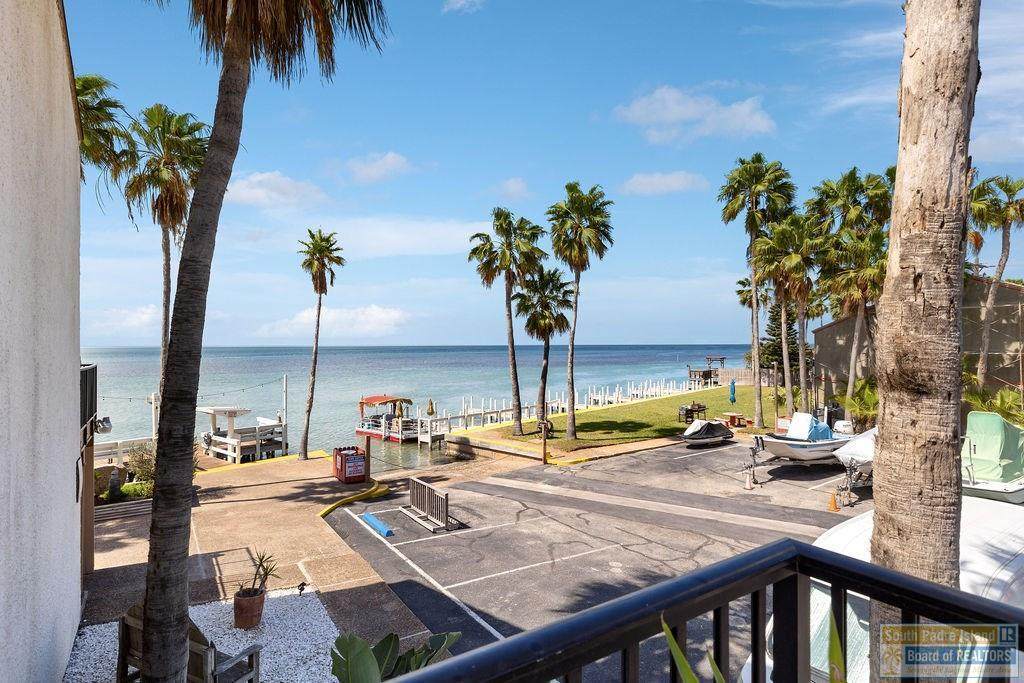 https://bt-photos.global.ssl.fastly.net/southpadre/orig_boomver_2_104949-2.jpg