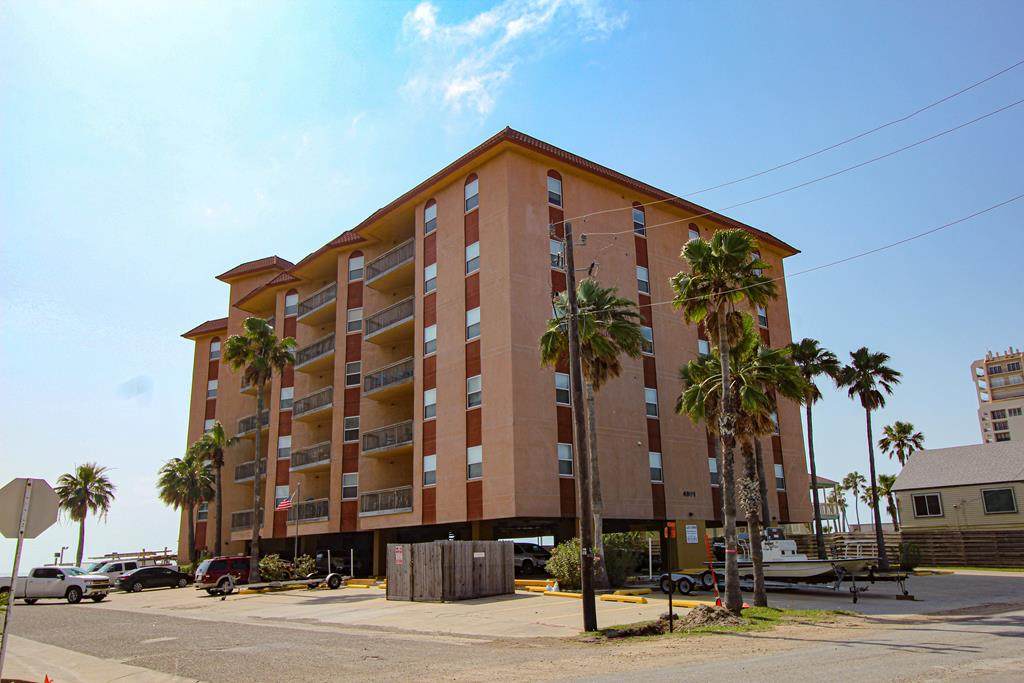 4901 Laguna Blvd. - Photo 1