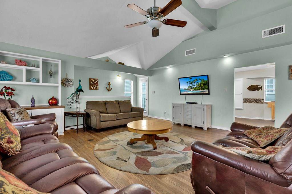 211 Oleander Dr. - Photo 1