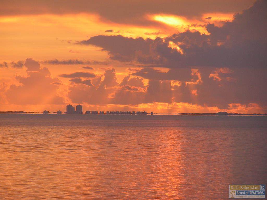 https://bt-photos.global.ssl.fastly.net/southpadre/orig_boomver_2_106091-2.jpg