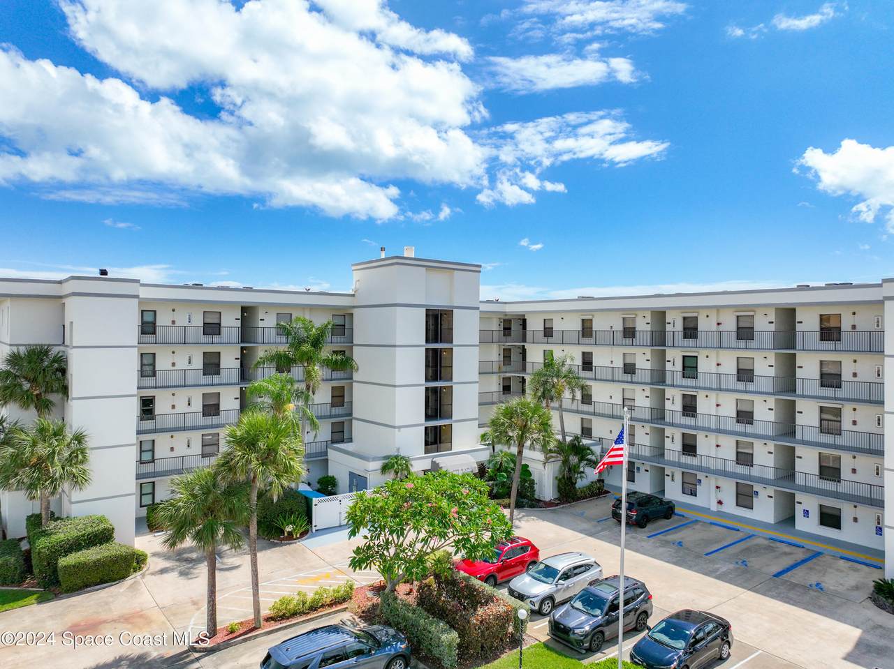 7400 Ridgewood Avenue - Photo 1