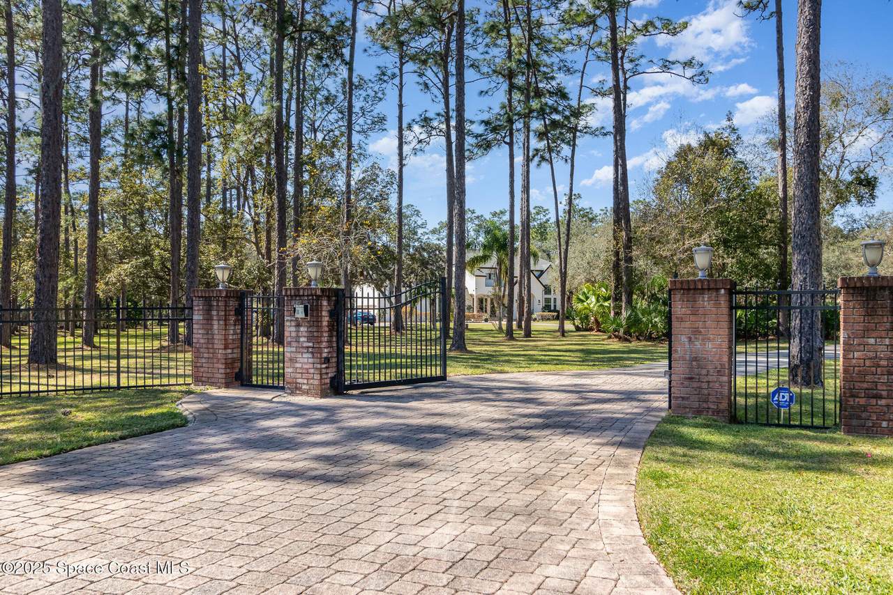 https://bt-photos.global.ssl.fastly.net/spacecoast/1280_boomver_1_1040859-2.jpg