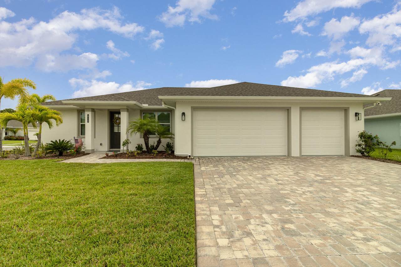 915 Captiva Island Circle - Photo 1