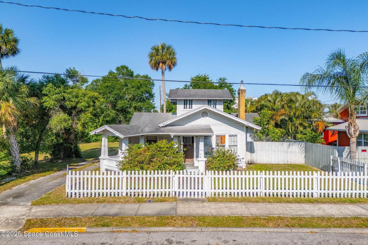https://bt-photos.global.ssl.fastly.net/spacecoast/1280_boomver_1_1043769-2.jpg