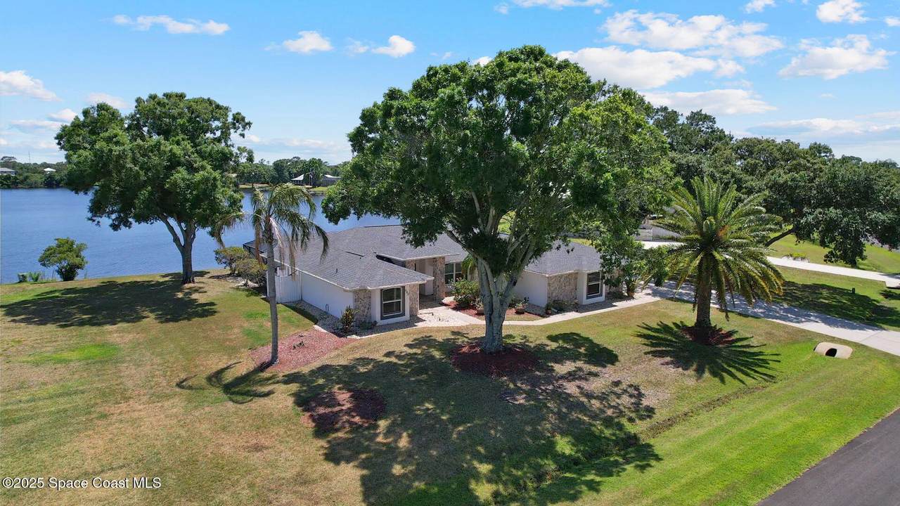 385 Lake View Lane - Photo 1