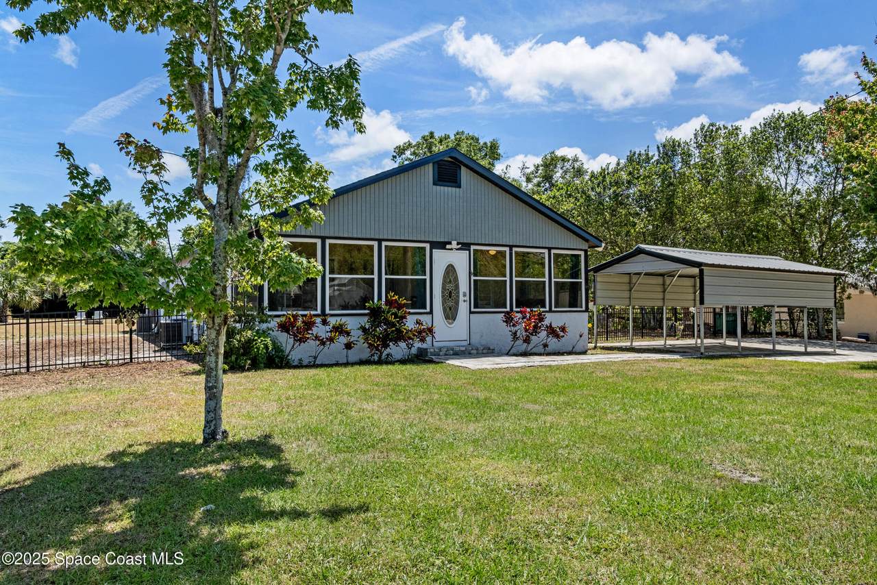 415 Canaveral Groves Boulevard - Photo 1