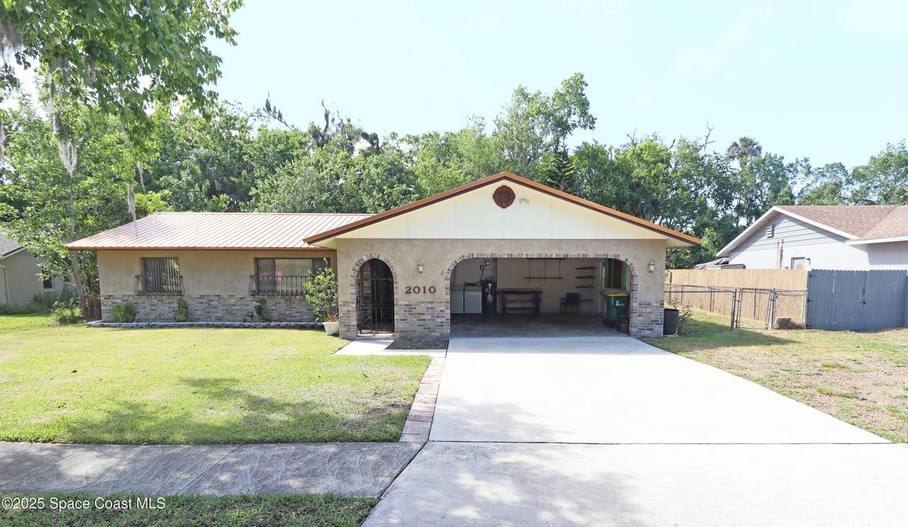 2010 King Richard Drive - Photo 1