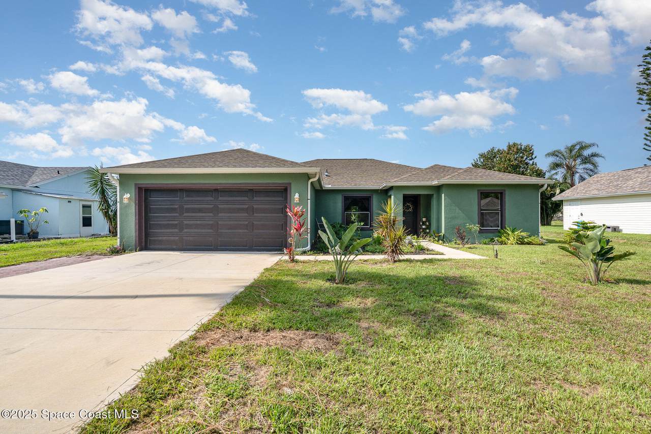 950 Douglas Street - Photo 1