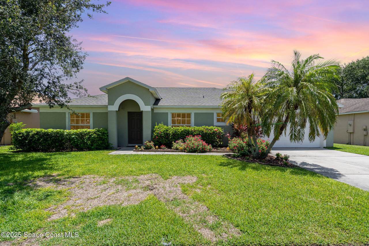 713 Del Mar Circle - Photo 1