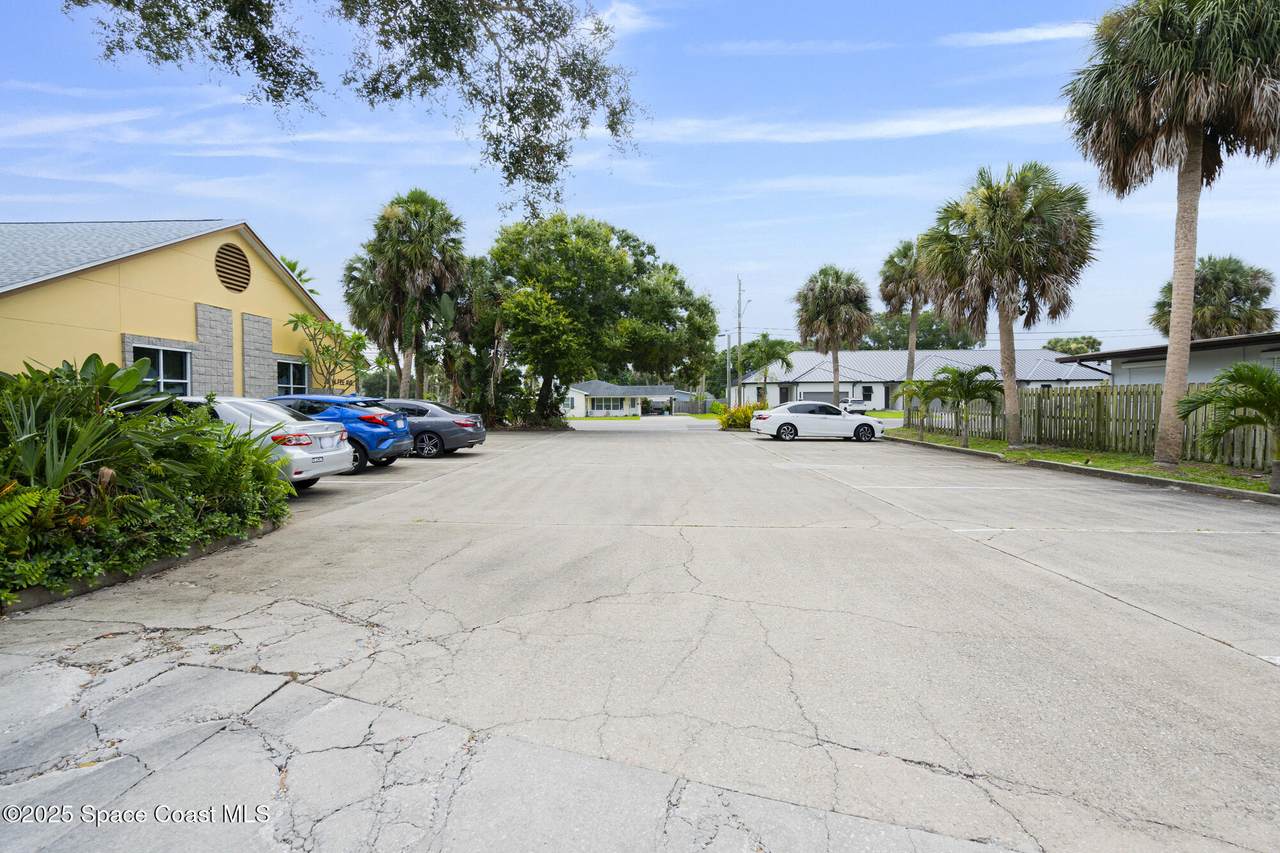 https://bt-photos.global.ssl.fastly.net/spacecoast/1280_boomver_1_1051862-2.jpg