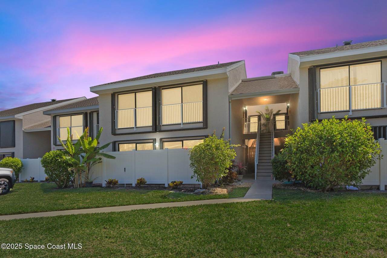 3212 Lakeview Circle - Photo 1