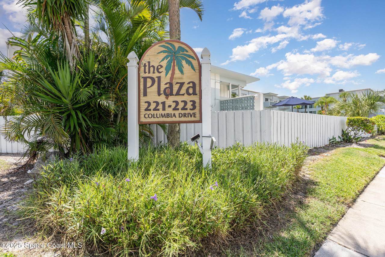 221 Columbia Drive - Photo 1