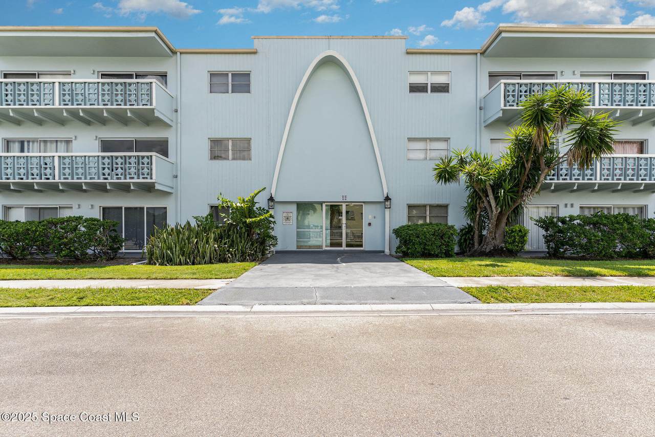 https://bt-photos.global.ssl.fastly.net/spacecoast/1280_boomver_1_1055793-2.jpg