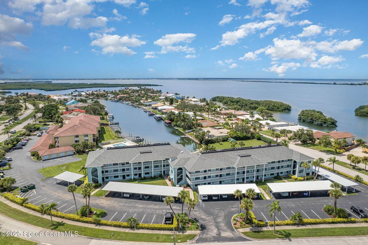 1999 Banana River Boulevard - Photo 1