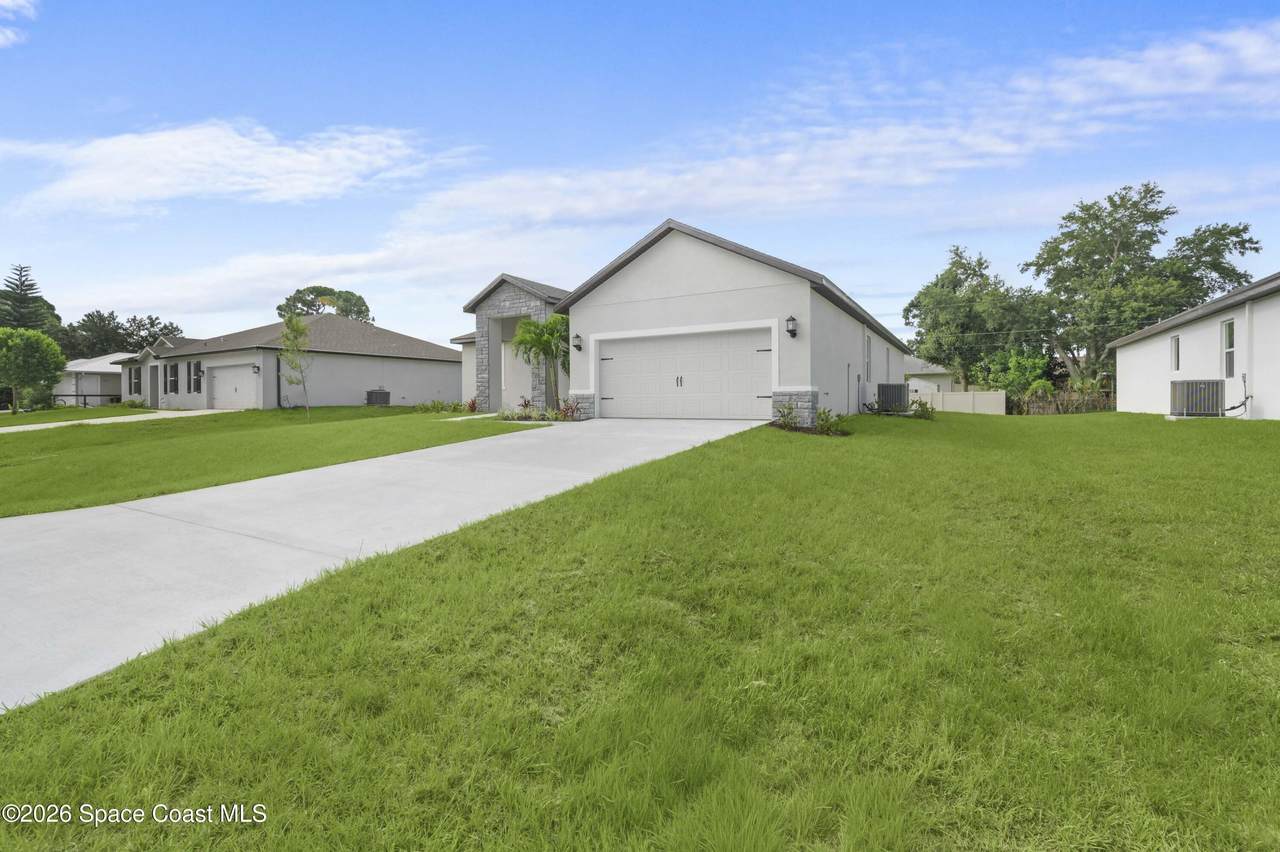 https://bt-photos.global.ssl.fastly.net/spacecoast/1280_boomver_2_1059366-2.jpg