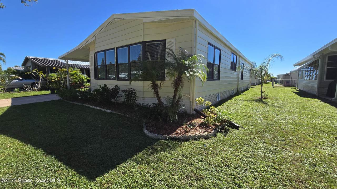 1350 Barefoot Circle - Photo 1