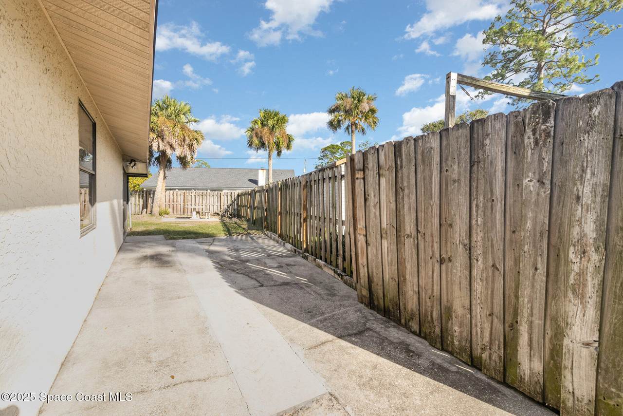 https://bt-photos.global.ssl.fastly.net/spacecoast/1280_boomver_1_1061352-2.jpg