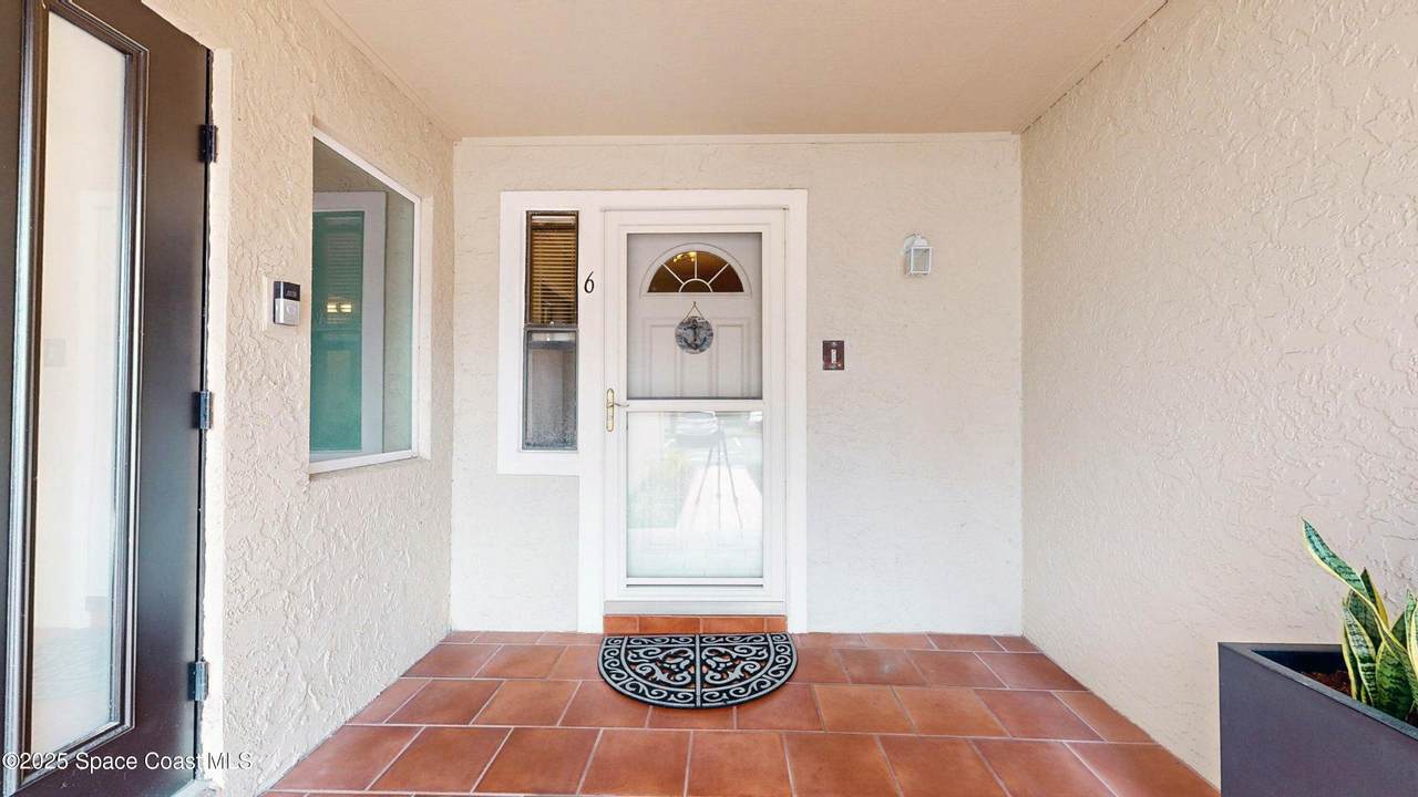 101 La Costa Street - Photo 1