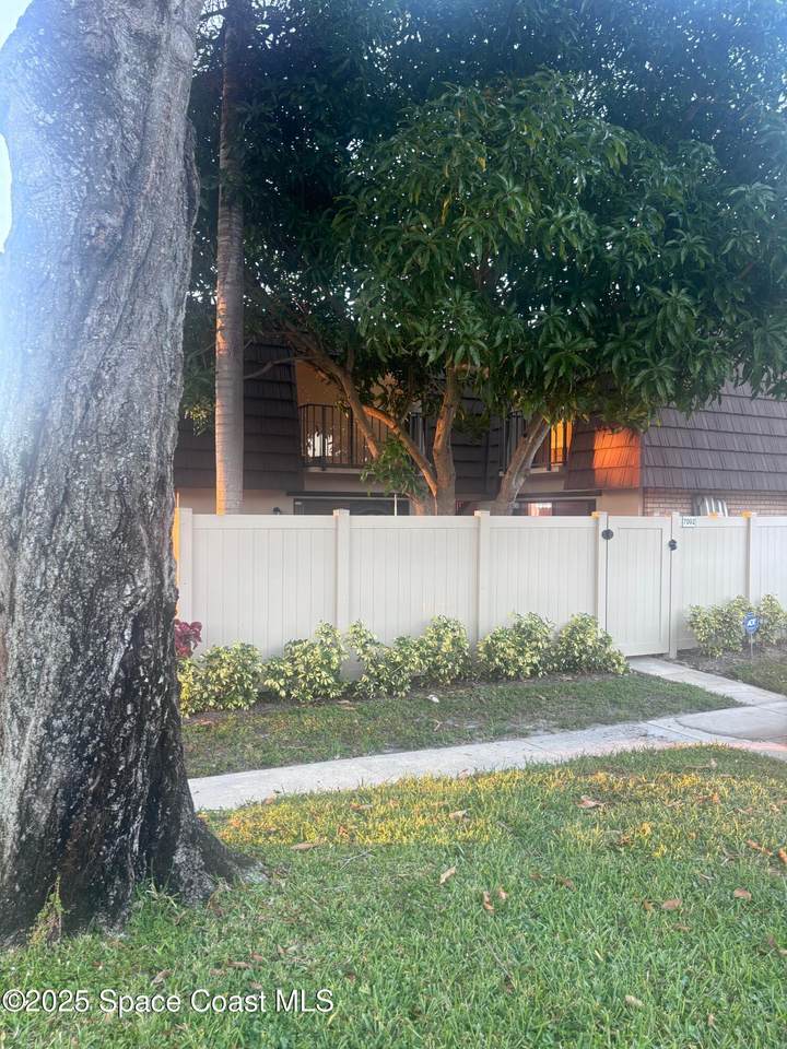 7002 70th Way - Photo 1