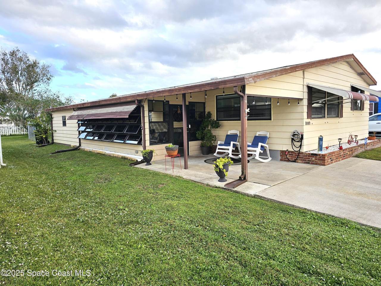 1809 Mango Street - Photo 1