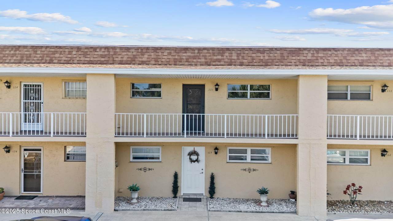 2135 Courtenay Parkway - Photo 1