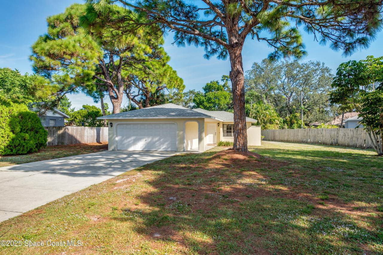 128 Lagoon Avenue - Photo 1