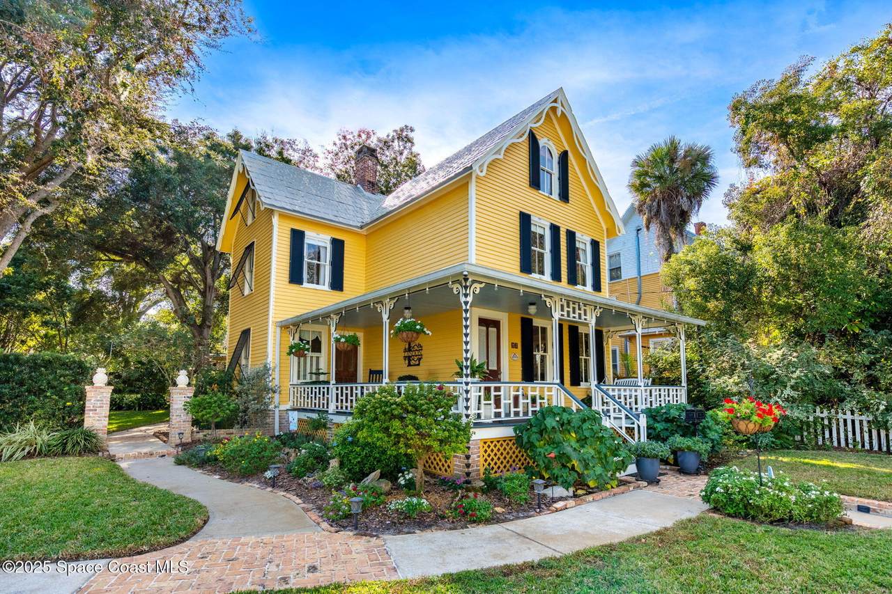 27 Barton Avenue - Photo 1