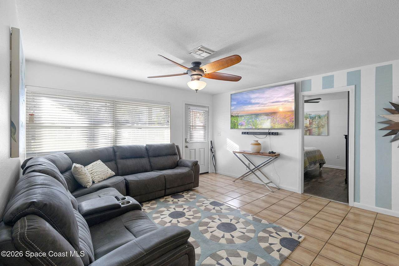 https://bt-photos.global.ssl.fastly.net/spacecoast/1280_boomver_1_1065285-2.jpg