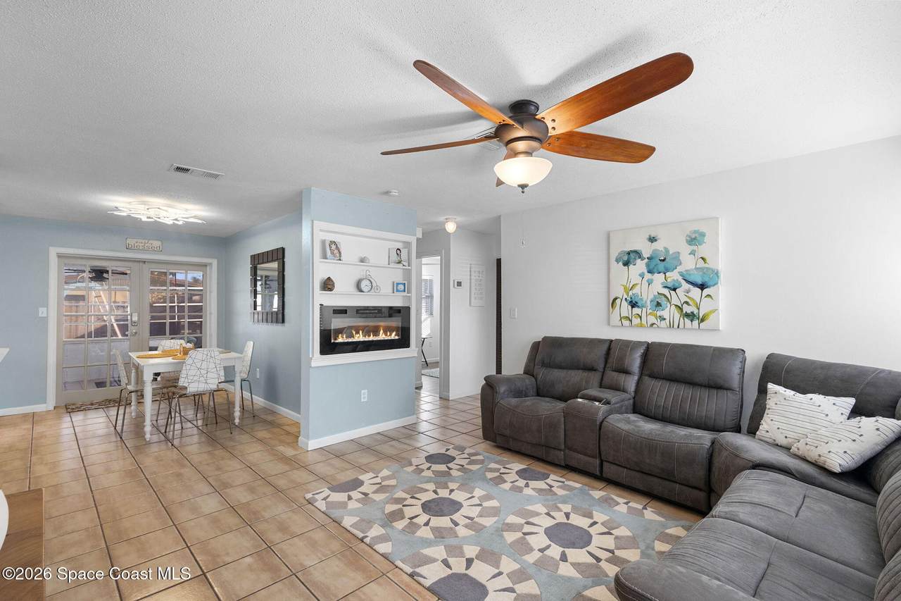 https://bt-photos.global.ssl.fastly.net/spacecoast/1280_boomver_1_1065285-2.jpg