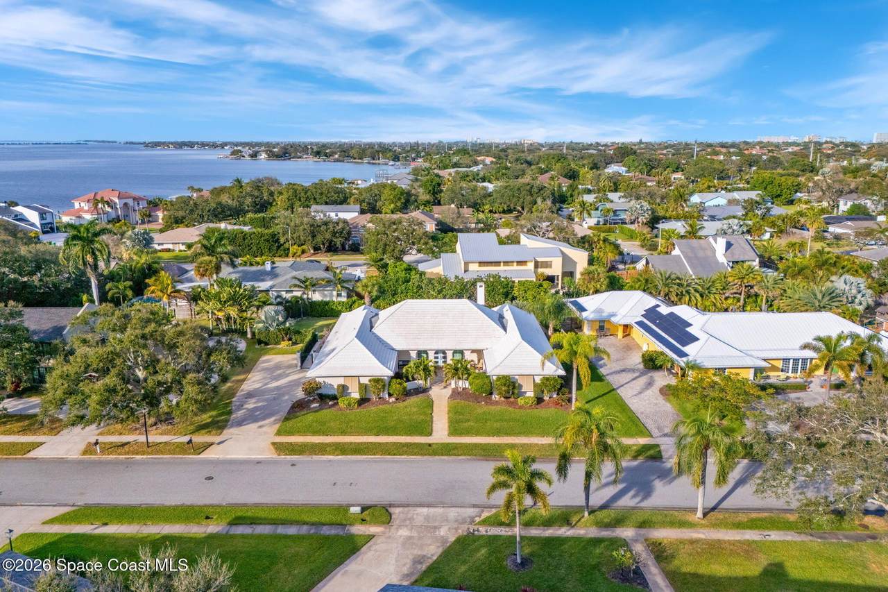 https://bt-photos.global.ssl.fastly.net/spacecoast/1280_boomver_1_1066458-2.jpg