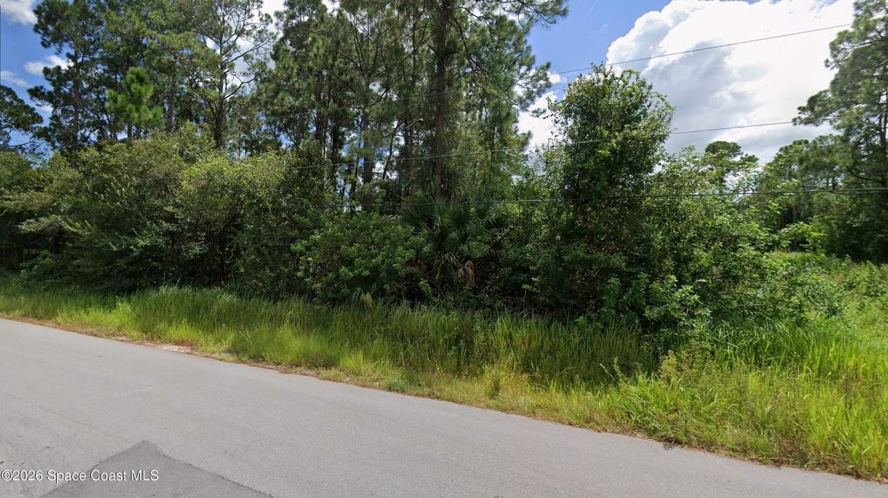 1068 Thompson Road - Photo 1