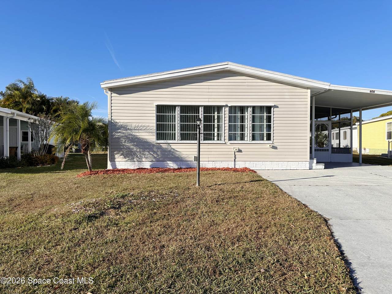 606 Dolphin Circle - Photo 1