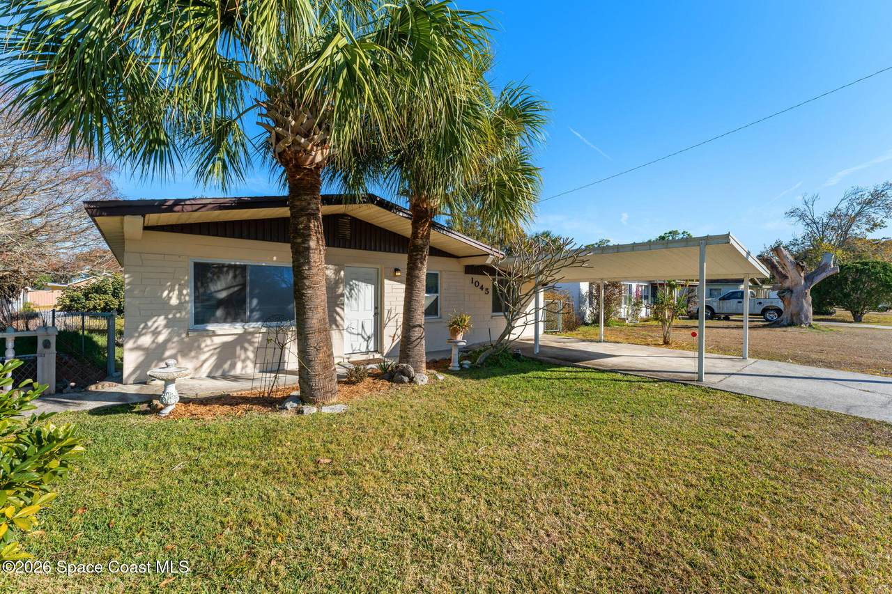 1045 Collins Street - Photo 1