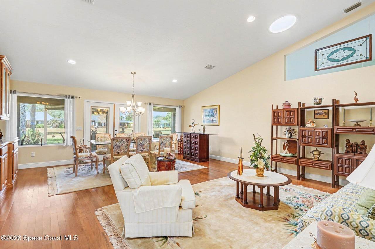 https://bt-photos.global.ssl.fastly.net/spacecoast/1280_boomver_1_1069484-2.jpg